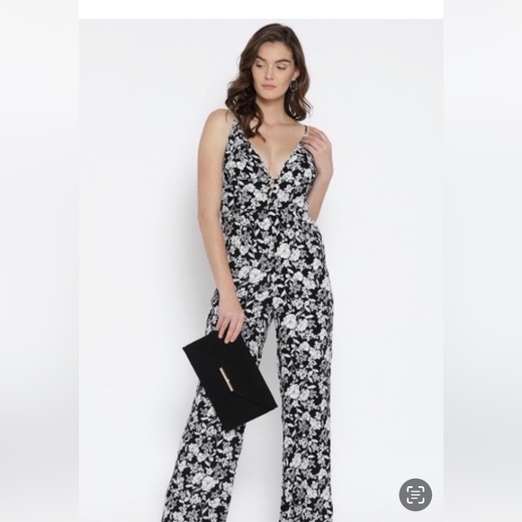 F21 contemporary Romper - Picture 1 of 5